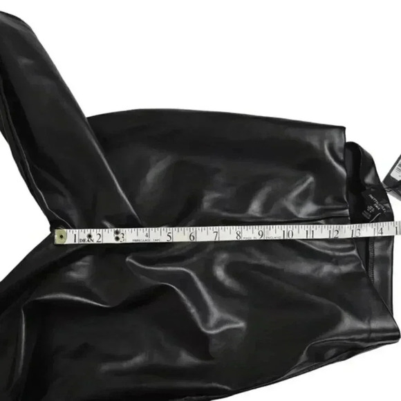 NWT PrettyLittleThing Tall Black  Faux Leather High Waisted Leggings Size 4 Tall - Picture 8 of 10